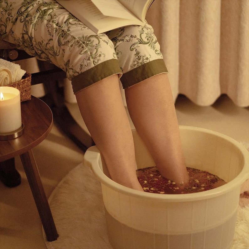 herbal foot soak warmth, cold feet relief, sleep aid (12 pack with foot basin) mugwort, ginger, safflower herbal foot soak warmth, cold feet relief, sleep aid (12 pack with foot basin) mugwort, ginger, safflower